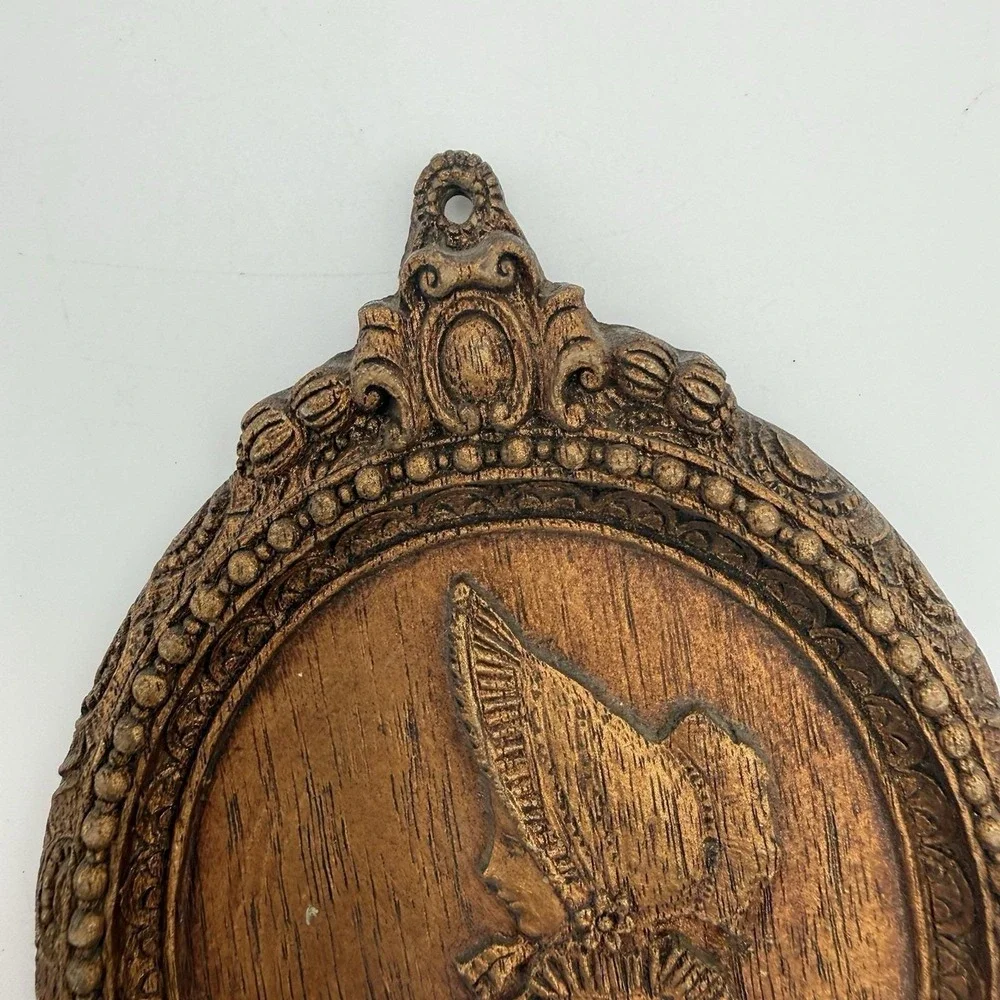 Vtg Victorian Plaque Set Man Women Bust Silhouette Wood Grain Wall Hanging *Flaw